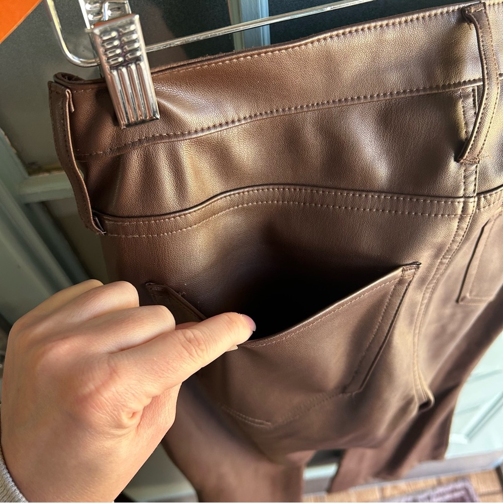 High-Rise Boho 60’s 70’s Flare Leg Vegan Leather Pants Chocolate Brown Hollister - Picture 10 of 10